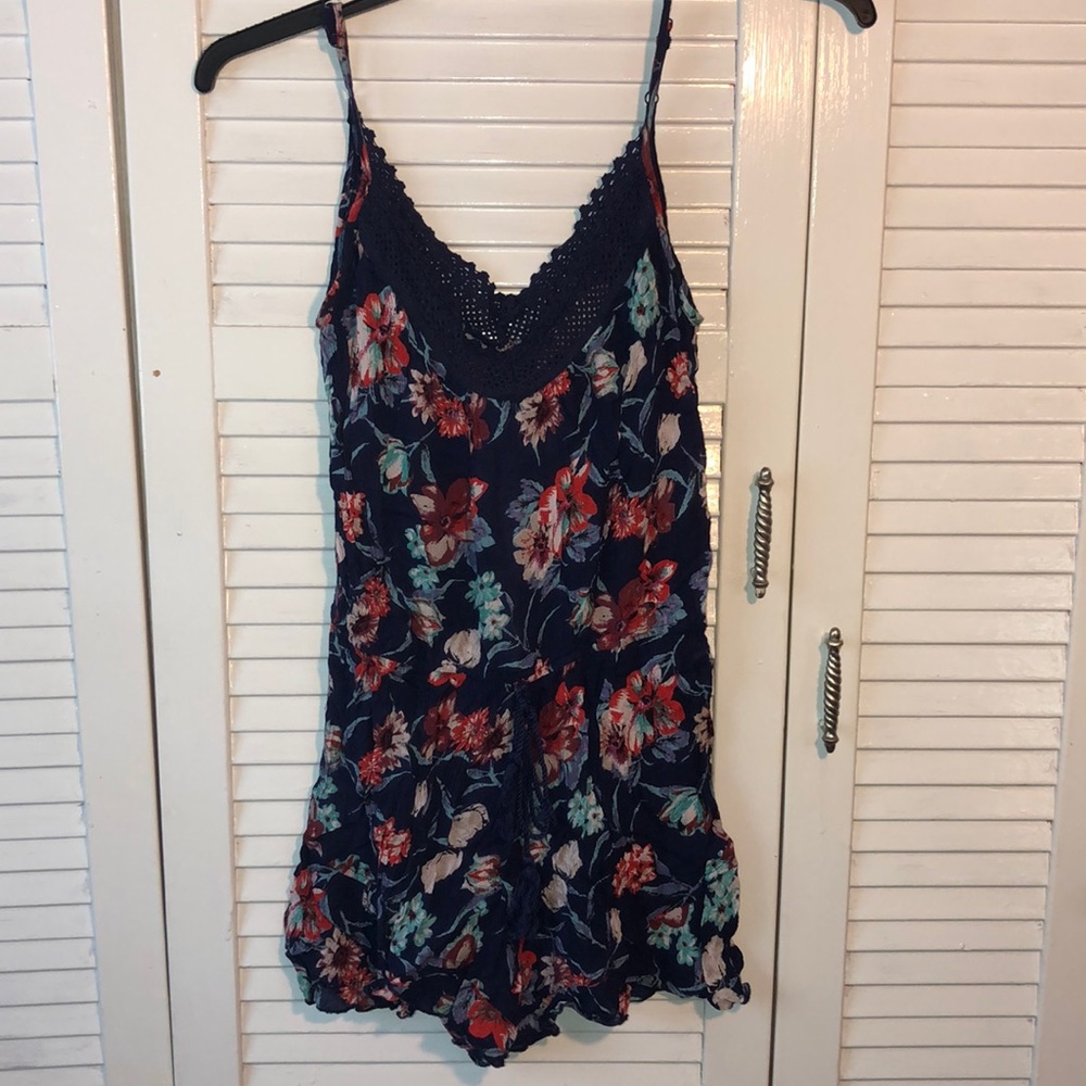 BAND OF GYPSIES WOMEN’S FLORAL ROMPER